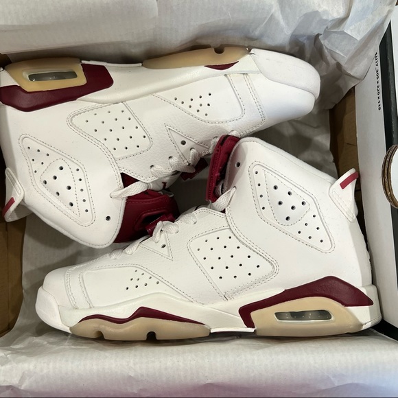 🚨AIR JORDAN 6 RETRO MAROON🚨 - Picture 4 of 10